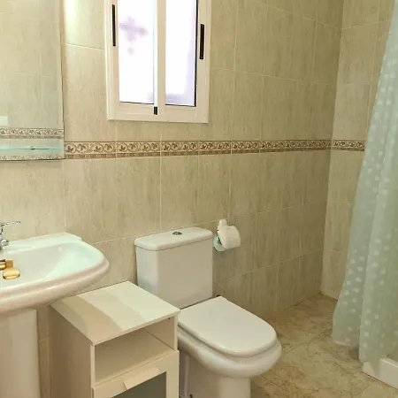 Near With Pool 3 Bedrooms