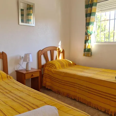 Near With Pool 3 Bedrooms Villa Torrevieja