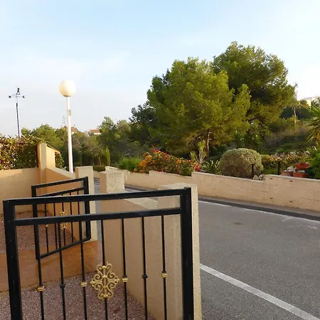 Near With Pool 3 Bedrooms *
