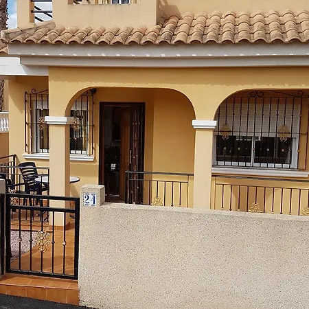 Near With Pool 3 Bedrooms Torrevieja