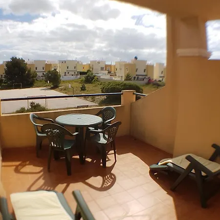 Villa Near With Pool 3 Bedrooms *